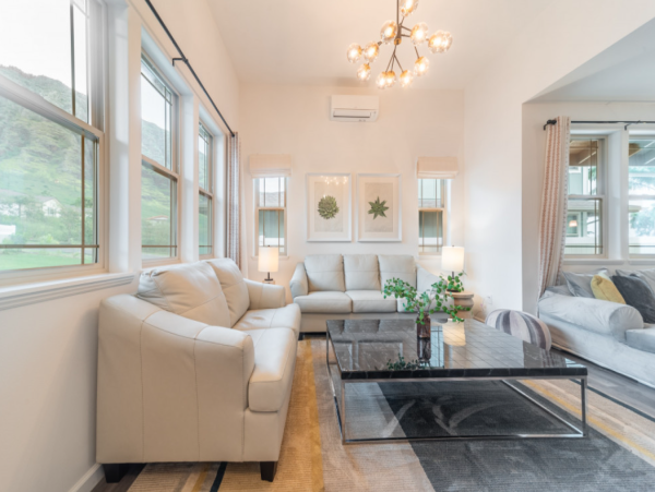 Luxury 4-Bedroom Retreat in Makaha Valley, Oahu - Your Perfect Getaway in Paradise